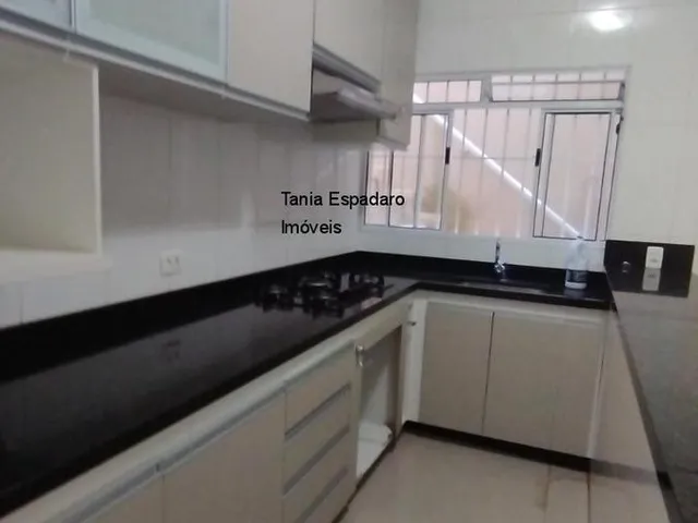 Imagem 9: Esta incrível residência se destaca por sua planta generosa e distribuição