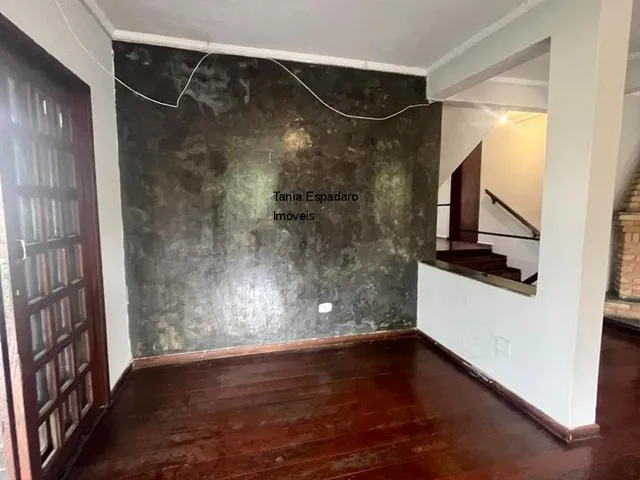 Imagem 7: Casa de Estilo Clássico e Versatilidade no Coração da Granja Viana 976,50m² de