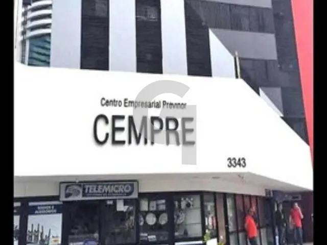 Imagem: Ampla sala e andar alto no Centro Empresarial