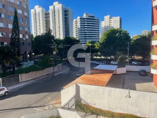 Imagem 3: Apartamento de 3/4 com suíte, dependência e 2 vagas soltas no coração do Itaigara