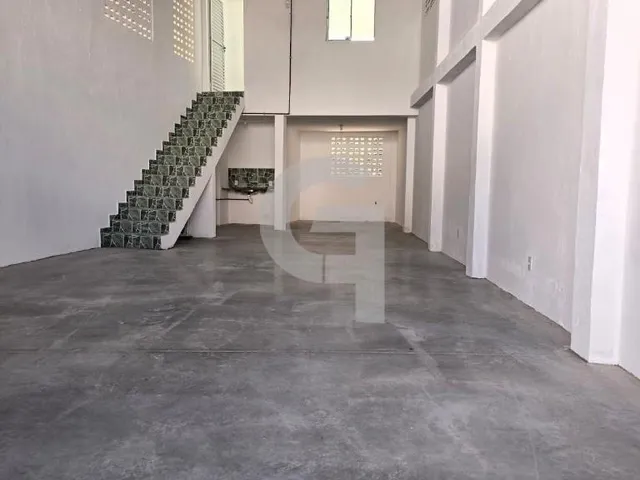 Imagem 1: Galpão de 100m² com banheiros e escritório no Lot. Colina da Fonte em Itapuã