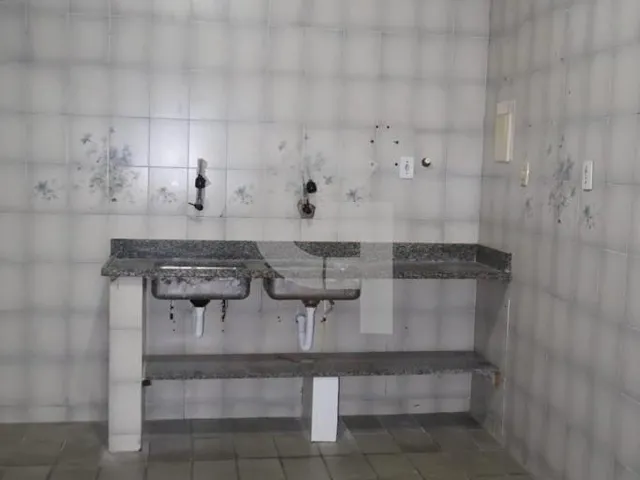 Imagem 10: Casa Triplex na Boca do Rio com 350m², 5 Quartos e 2 Suítes com Hidromassagem