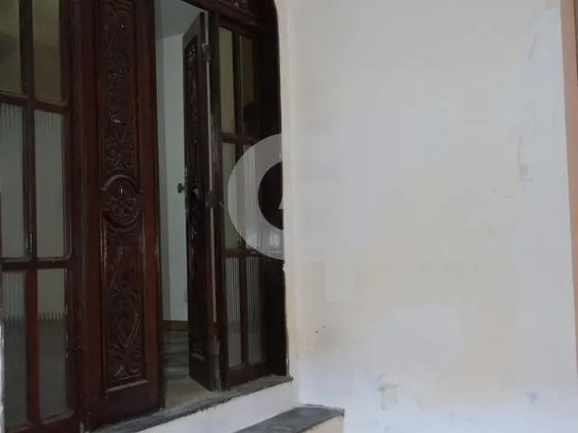 Imagem 16: Casa Triplex na Boca do Rio com 350m², 5 Quartos e 2 Suítes com Hidromassagem