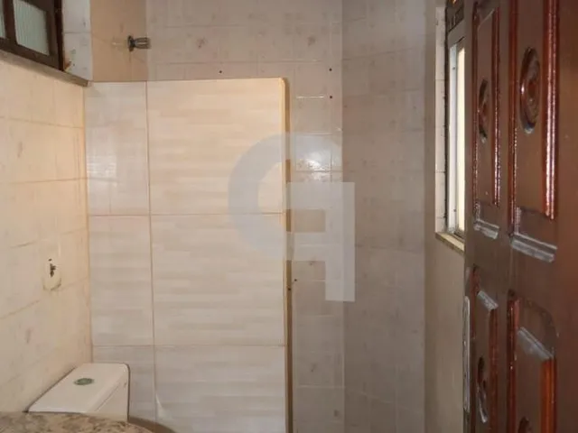 Imagem 15: Casa Triplex na Boca do Rio com 350m², 5 Quartos e 2 Suítes com Hidromassagem