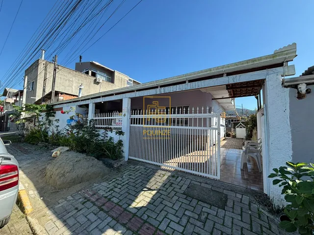 Imagem: 3 Casas em Um Só Terreno a Poucos Minutos