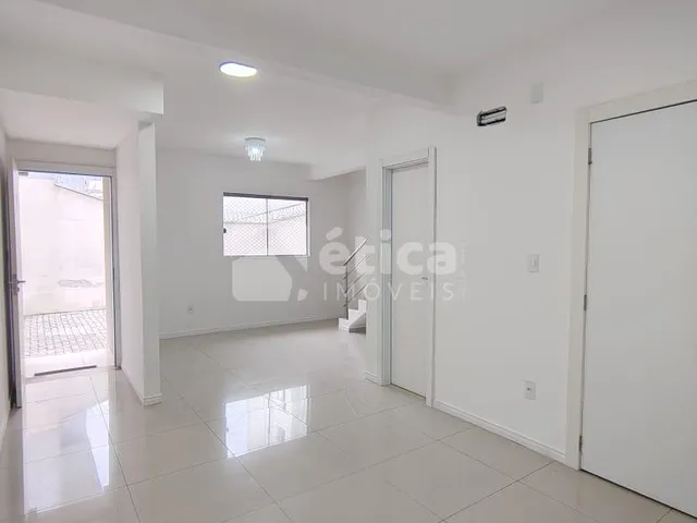 Imagem 4: Sobrado para locação, 02 suítes, vaga para carro, bairro São João Itajaí SC