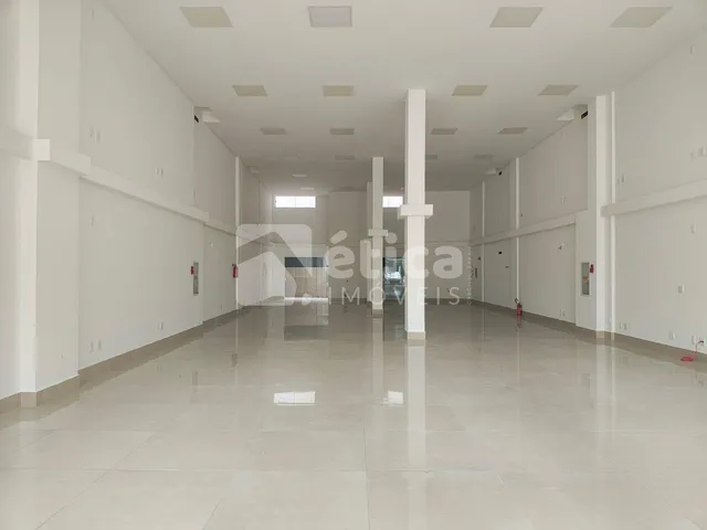 Imagem 2: Loja espaçosa com 230 m2 para locação no bairro Fazenda Itajaí SC
