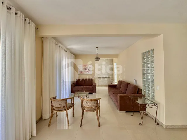 Imagem 10: Casa com 4 Quartos e 339m² para Locação no Bairro Fazenda Itajaí/SC