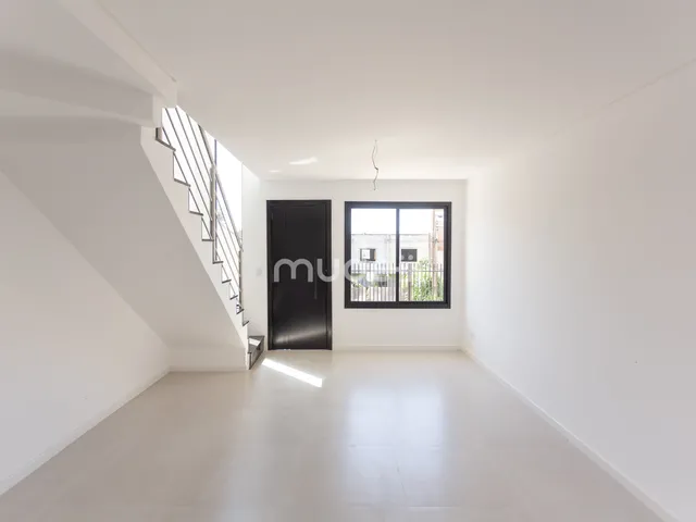 Imagem 8: Sobrado Moderno com Suíte Master e Living Integrado