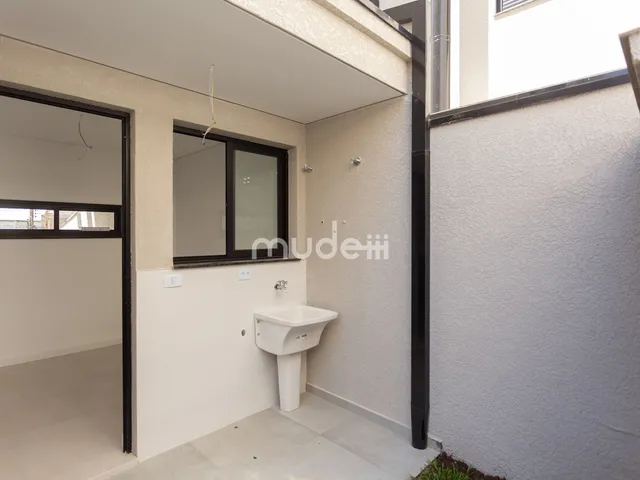 Imagem 12: Sobrado Moderno com Suíte Master e Living Integrado