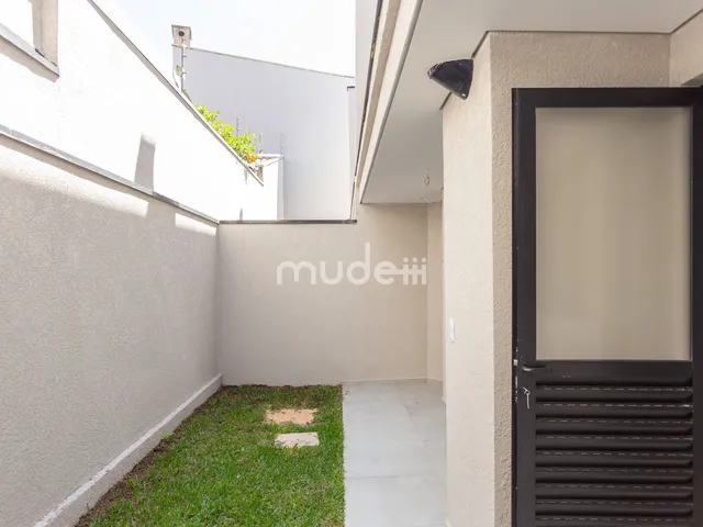 Imagem 2: Sobrado Moderno com Suíte Master e Living Integrado