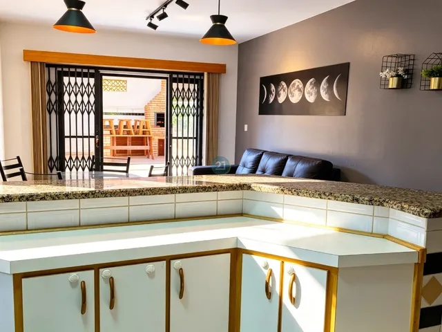 Imagem 8: Alugo Apartamento a 5 minutos da praia de Jurerê, com 02 quartos, 01 vaga e área