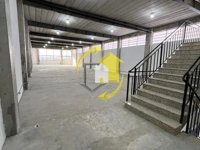 Imagem: Prédio Comercial de Esquina - 1.320 M²