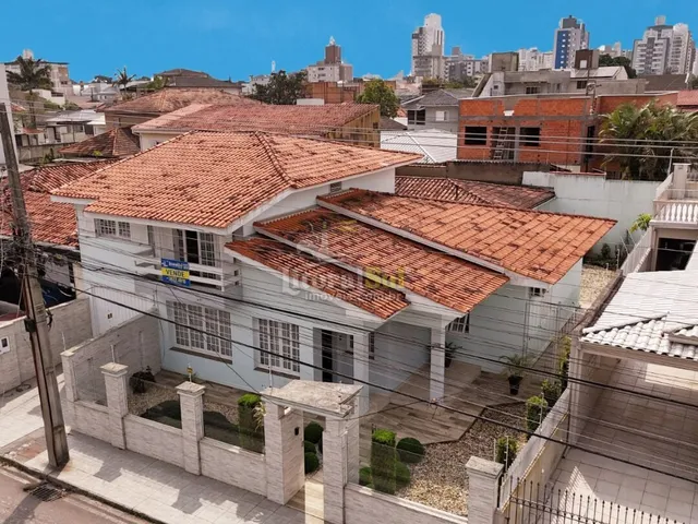 Imagem: CASA AMPLA E MUITO BEM LOCALIZADA