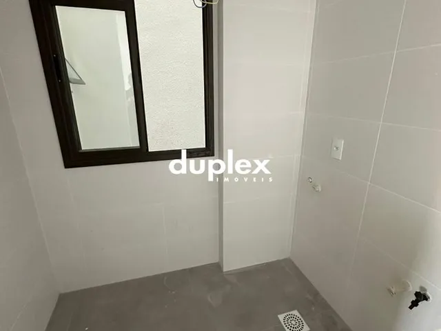 Imagem 11: APARTAMENTO e DORMITÓRIOS SENDO 1 SUÍTE, SACADA GOURMET E 1 VAGA COBERTA NA PRAIA