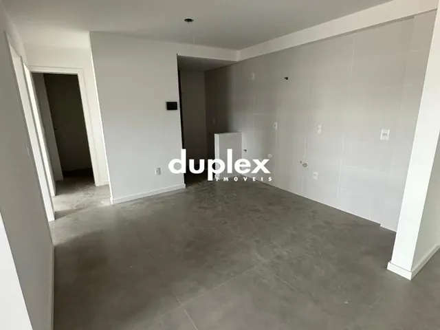 Imagem 5: APARTAMENTO e DORMITÓRIOS SENDO 1 SUÍTE, SACADA GOURMET E 1 VAGA COBERTA NA PRAIA