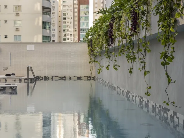 Imagem 7: TIMELESS - Arrka at Alvin - 4 SUITES MOBILIADO E DECORADO NO CENTRO DE BALNEÁRIO
