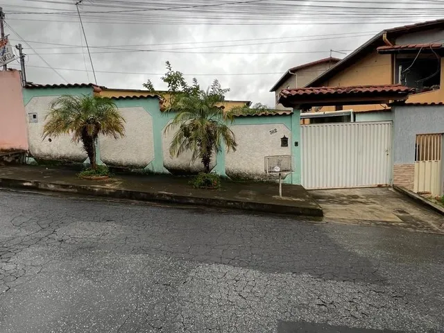 Imagem: Linda casa à venda em bairro tranquilo