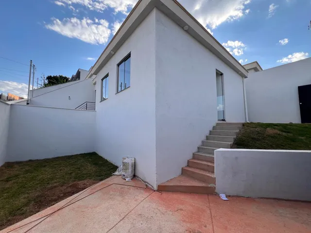 Imagem: Casa Geminada com Entrada Independente Excelente