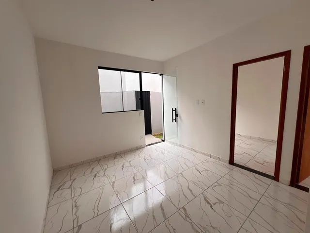 Imagem 3: Apresentamos esta excelente casa geminada, ideal para quem busca conforto, praticidade e