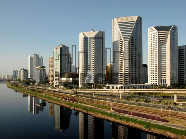 Imagem: Aluguel Sala Comercial na Berrini em Edifício