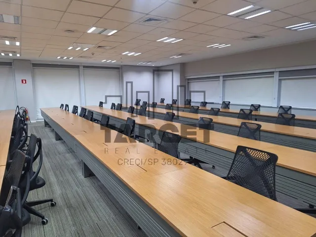 Imagem 1: Conjunto Comercial Mobiliado na Berrini com 1.720M². Visite Já!