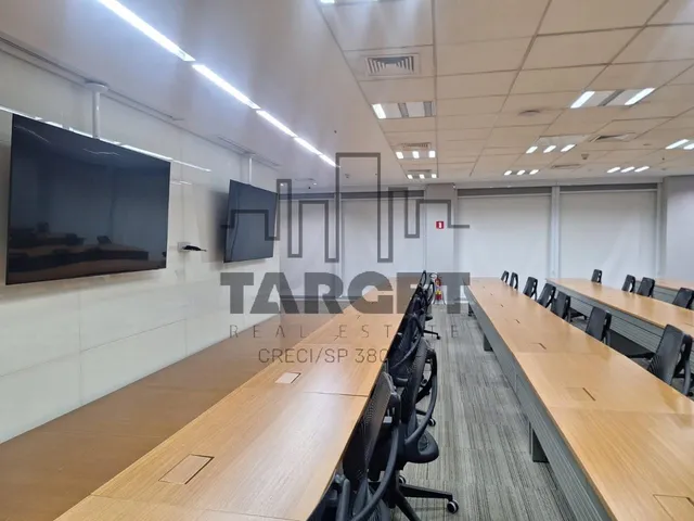 Imagem 4: Conjunto Comercial Mobiliado na Berrini com 1.720M². Visite Já!