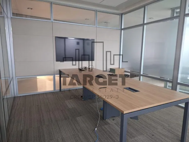 Imagem 7: Conjunto Comercial Mobiliado na Berrini com 1.720M². Visite Já!