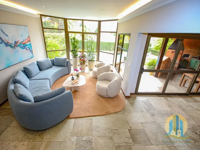 Imagem 12: RESIDÊNCIA EXCLUSIVA EM CONDOMÍNIO Á VENDA – 4 SUÍTES, PISCINA E VISTA PARA A MATA
