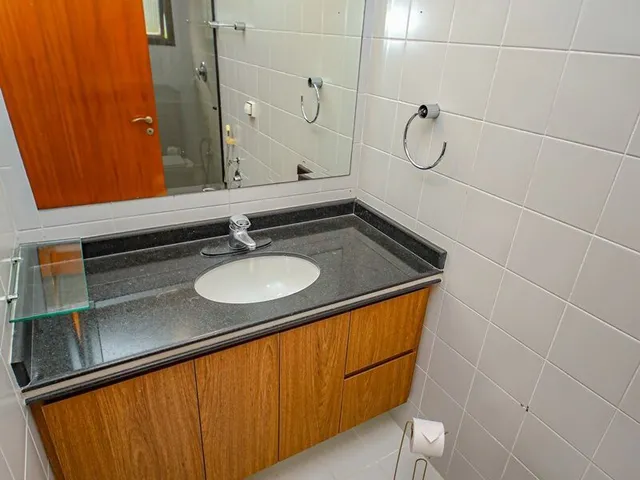 Imagem 11: RESIDÊNCIA EXCLUSIVA EM CONDOMÍNIO Á VENDA – 4 SUÍTES, PISCINA E VISTA PARA A MATA