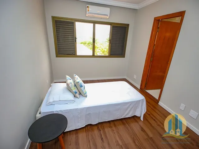 Imagem 15: RESIDÊNCIA EXCLUSIVA EM CONDOMÍNIO Á VENDA – 4 SUÍTES, PISCINA E VISTA PARA A MATA