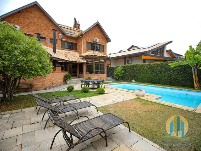 Imagem 4: RESIDÊNCIA EXCLUSIVA EM CONDOMÍNIO Á VENDA – 4 SUÍTES, PISCINA E VISTA PARA A MATA