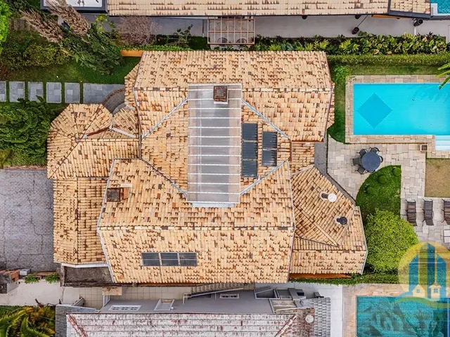 Imagem 13: RESIDÊNCIA EXCLUSIVA EM CONDOMÍNIO Á VENDA – 4 SUÍTES, PISCINA E VISTA PARA A MATA