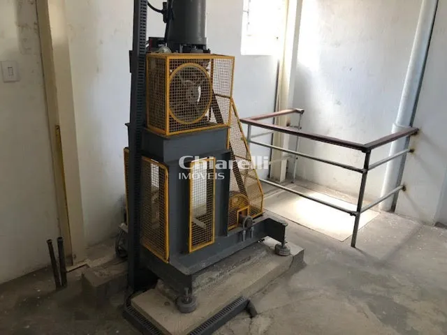 Imagem 4: Prédio comercial à venda em Niterói, 7 andares, elevador