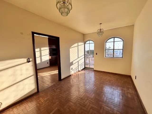 Imagem 2: Apartamento com 3 Dormitórios À Venda, 180 M² por R$ 420.000,00 - Centro - Patos de Minas/Mg