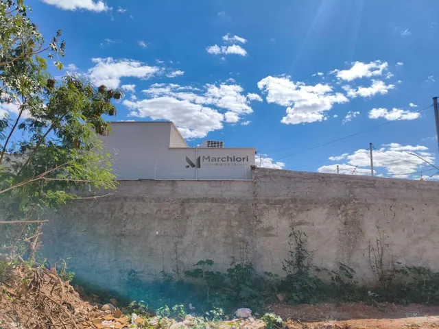 Imagem: Lote 240 m² à Venda no Setor Nova Morada