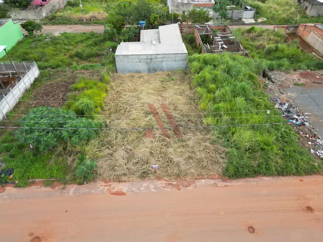Imagem 5: Lote a Venda na Avenida Clarisse Maria Monteiro com 240M² Já com Poço e Muro de Arrimo