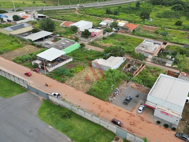 Imagem 2: Lote a Venda na Avenida Clarisse Maria Monteiro com 240M² Já com Poço e Muro de Arrimo