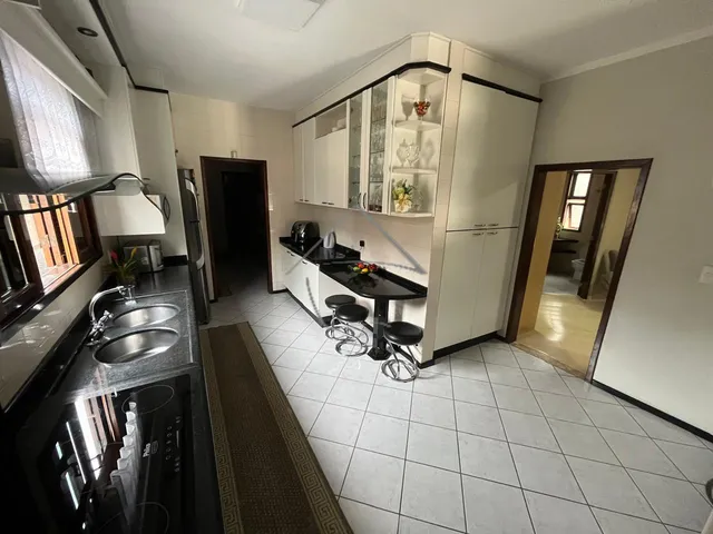 Imagem 12: Casa mobiliada e equipada disponível para locação, bairro Barra do Rio Cerro