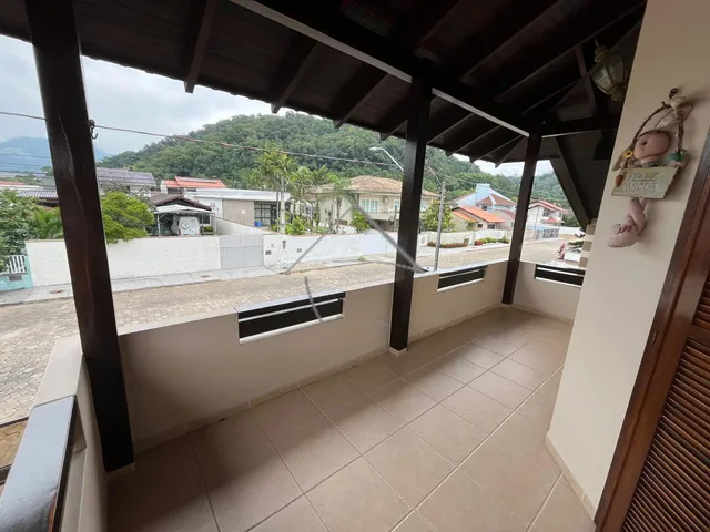 Imagem 3: Casa mobiliada e equipada disponível para locação, bairro Barra do Rio Cerro