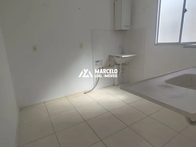 Imagem 13: OPORTUNIDADE - Vendo apto de 4º andar sendo 2 quartos , sala ampla, cozinha com