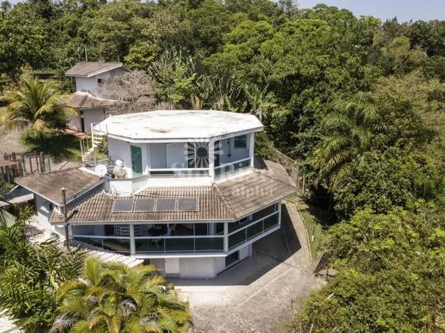 Imagem: Casa a Venda com 3 Quartos e Vista Mar R$3.600.000
