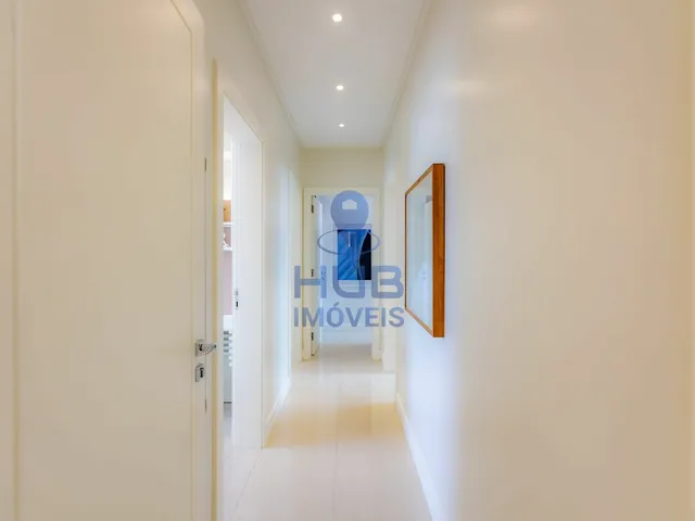 Imagem 2: Apartamento com 4 Dormitórios À Venda Sendo 4 Suítes, 160.4 M² por - R$ 7.200.000,00 - Centro - Bal. Camboriú/Sc