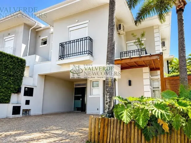 Imagem: A casa possui 2 Dormitórios, 1 Suíte, 4 Banheiros, 4