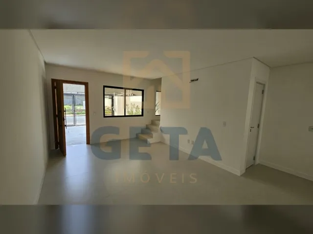Imagem 6: Sobrado recém-pronto no Rio Pequeno, em Camboriú