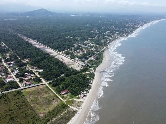 Imagem: Terreno à venda em Itapoá-SC, bairro Pontal