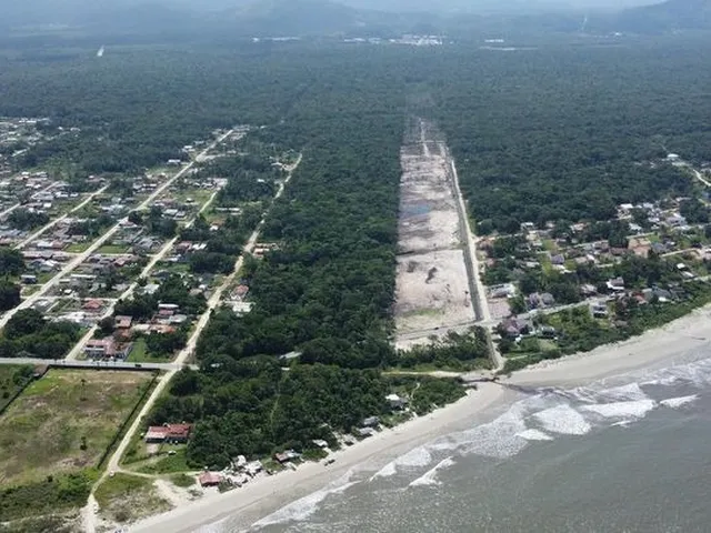 Imagem 3: Terreno à venda em Itapoá-SC, bairro Pontal, 360,24 m² de área disponível!