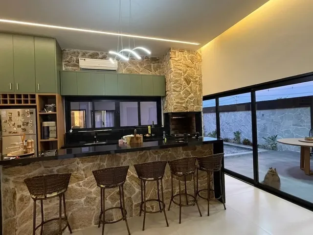 Imagem 15: Casa de Alto Padrão com 4 Quartos (2 Suítes) à Venda no Condomínio Solare –