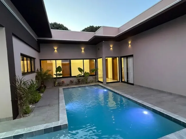 Imagem 8: Casa de Alto Padrão com 4 Quartos (2 Suítes) à Venda no Condomínio Solare –