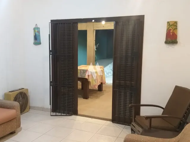 Imagem 4: Casa na Praia de Boracéia Poucos Metros do Mar